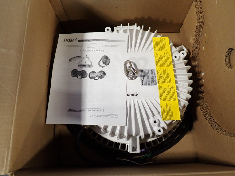 Dialight 260 Watts 1598 347/480vxmfr 27k Mcw Flood Light - Noheu7mcaedewnwn