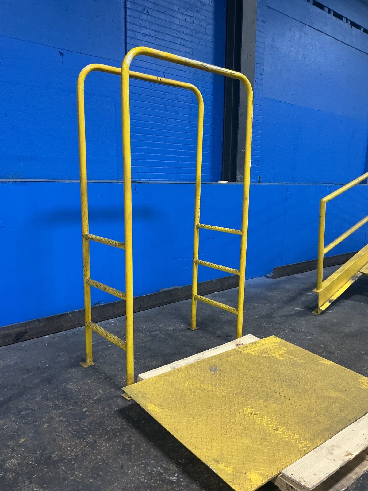 Crossover Stairs