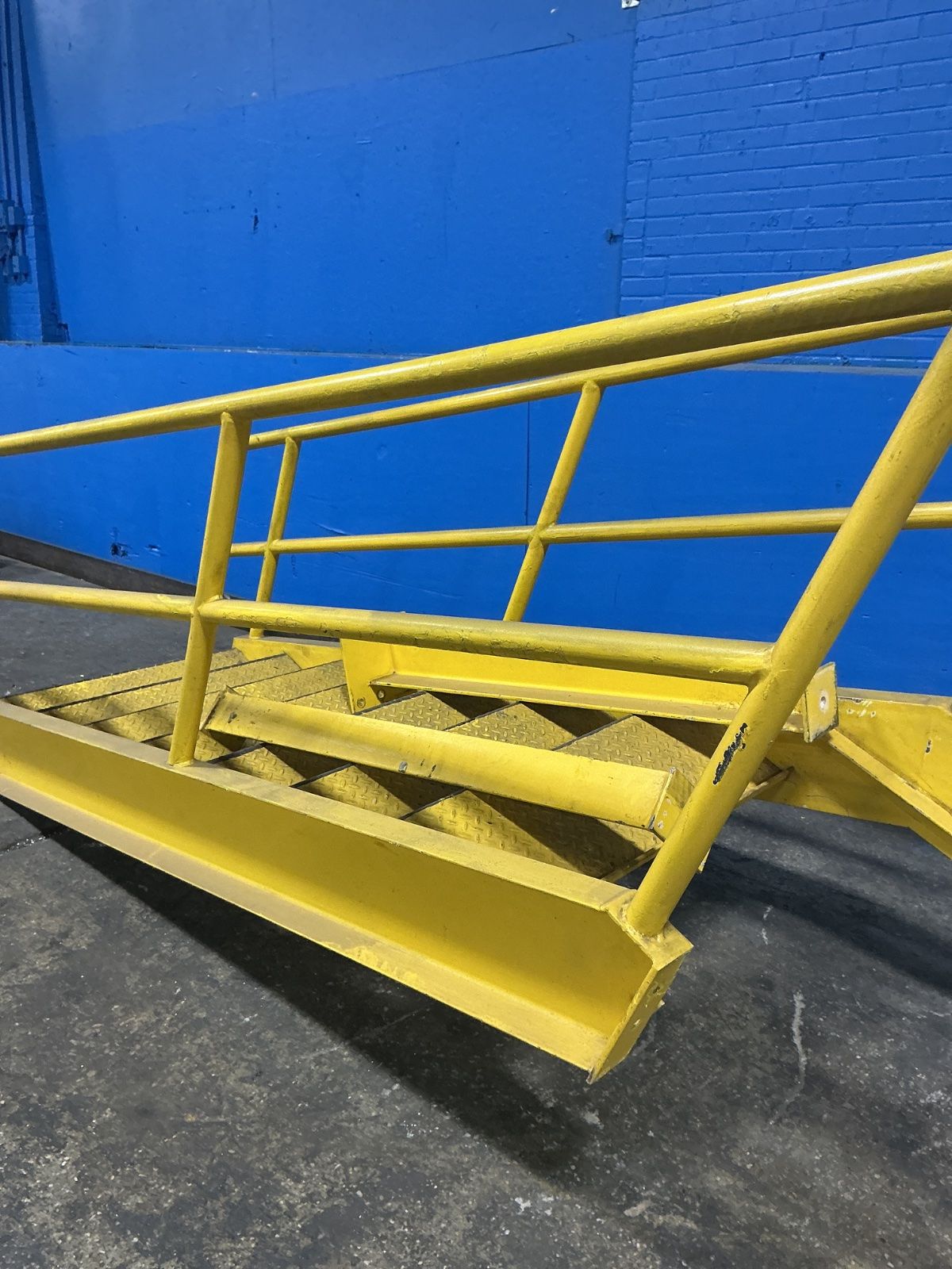 Crossover Stairs