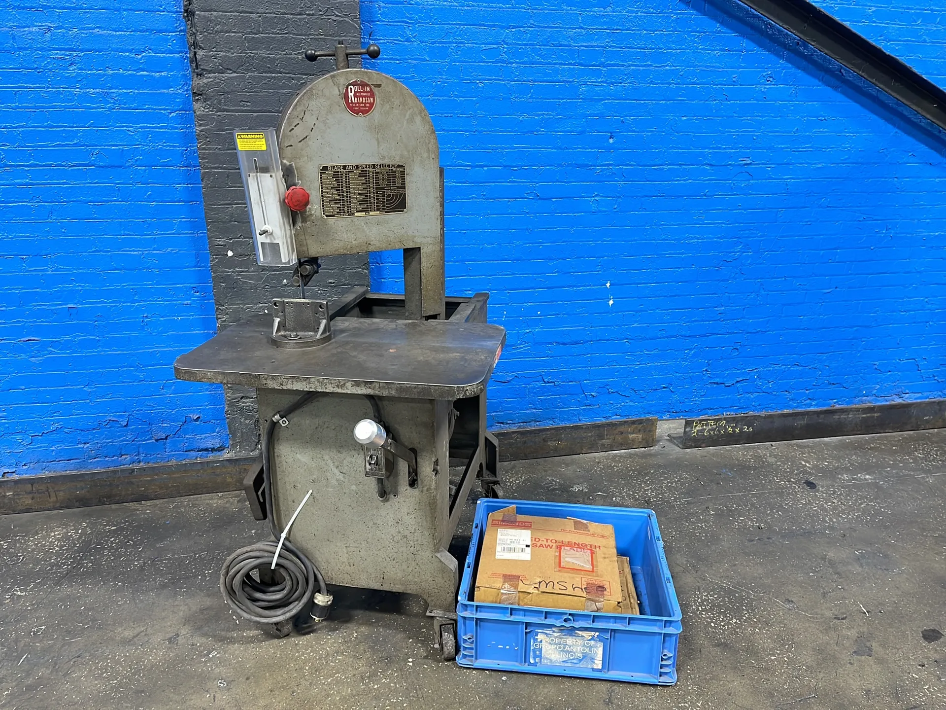 Roll-in 18.5” X 30.5” Vertical Band Saw