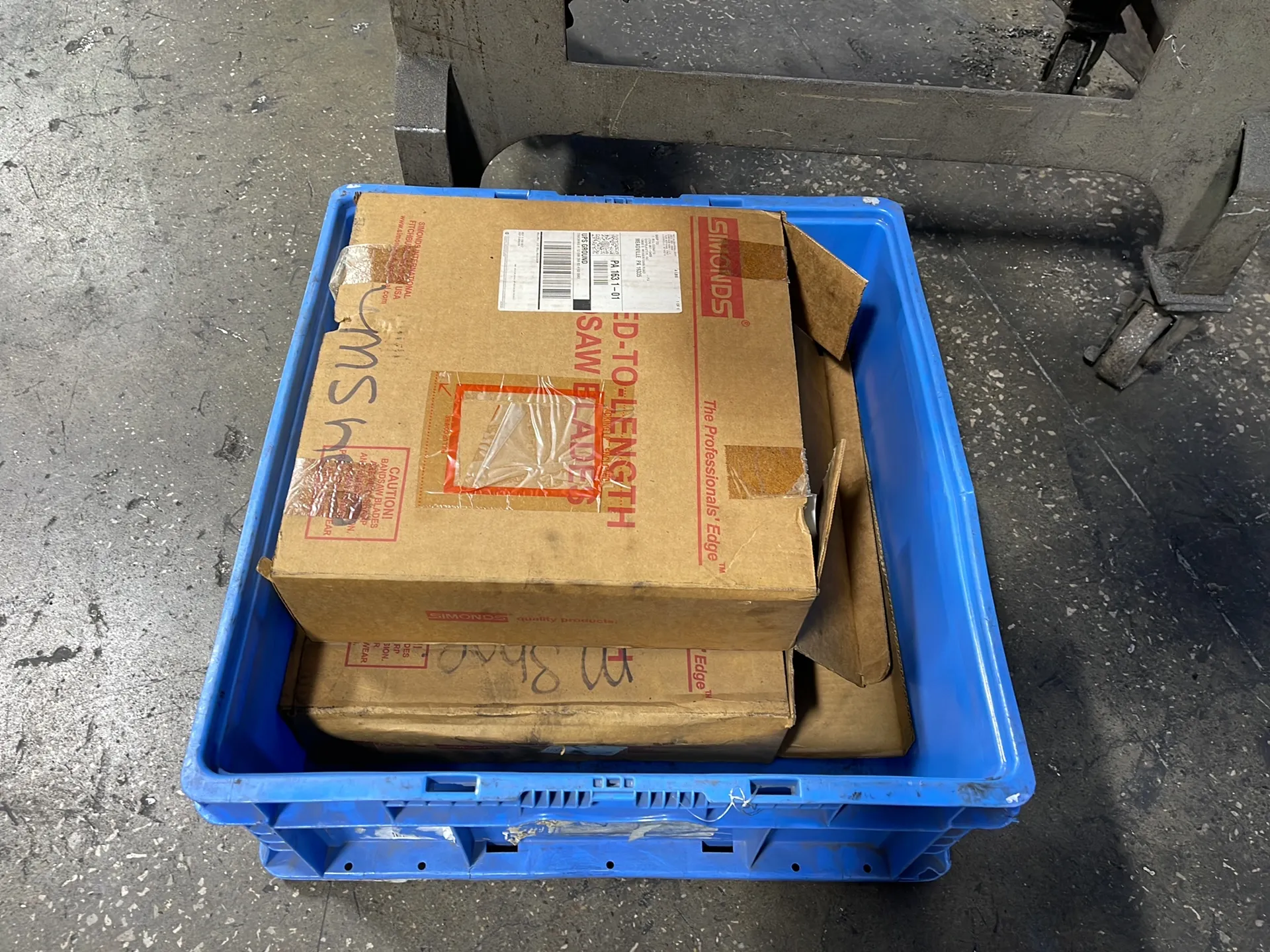 Roll-in 18.5” X 30.5” Vertical Band Saw