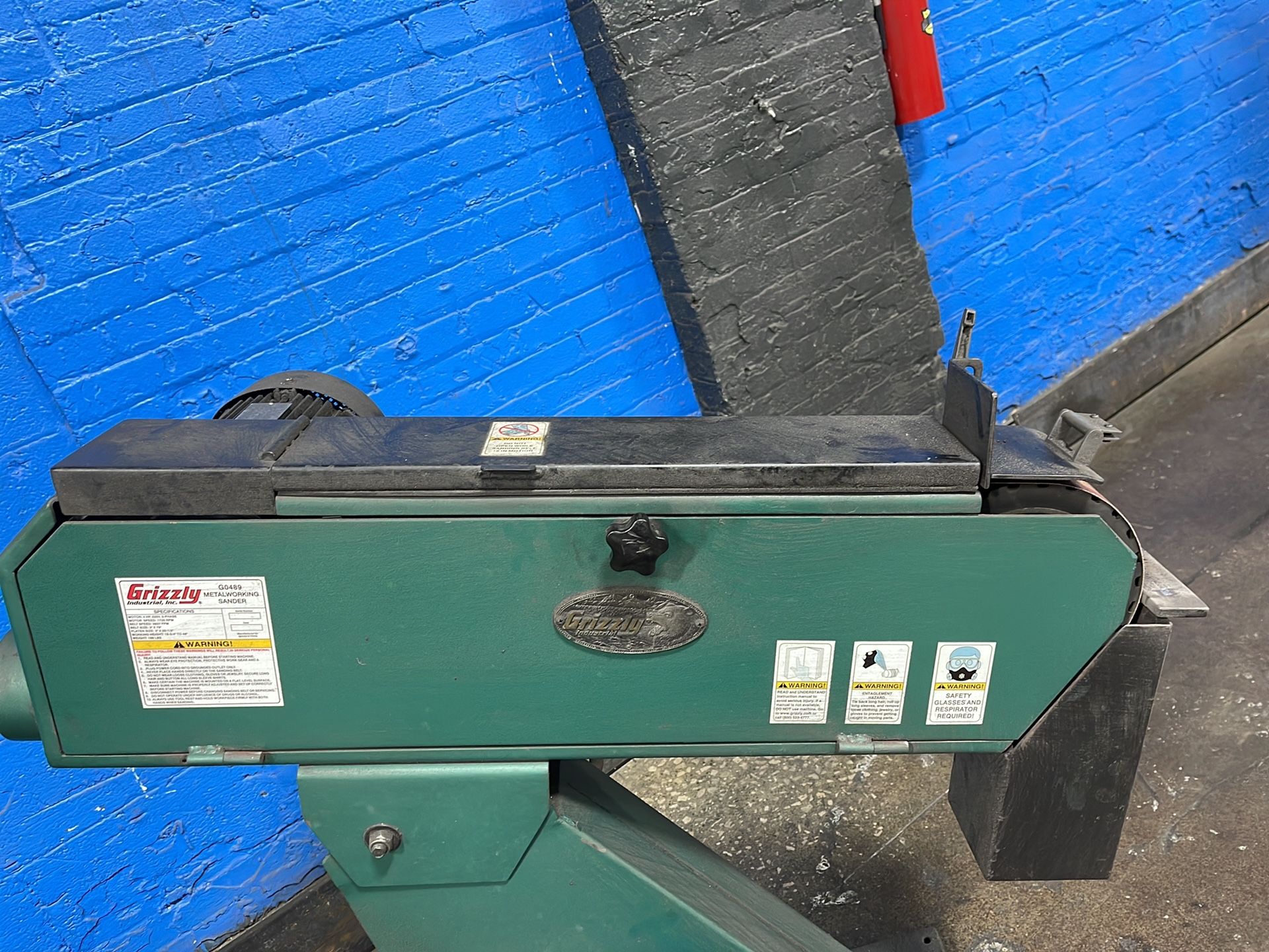 Grizzly Industrial Inc 3” X 79” Metalworking Sander - G0489