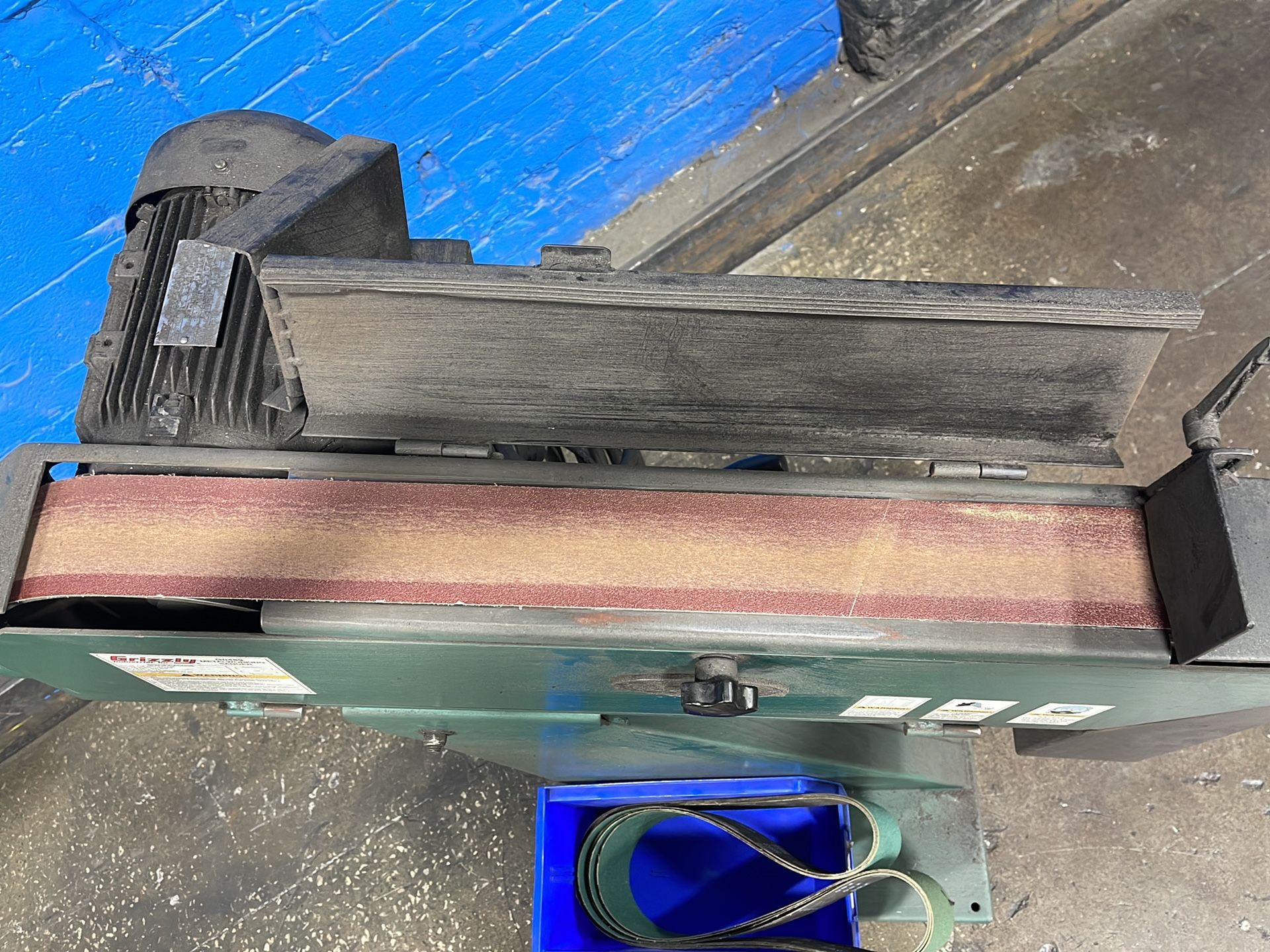 Grizzly Industrial Inc 3” X 79” Metalworking Sander - G0489