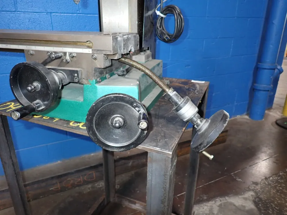 Grizzly Industrial Inc 6-1/4” X 21-5/8” Vertical Mill/drill - G0463
