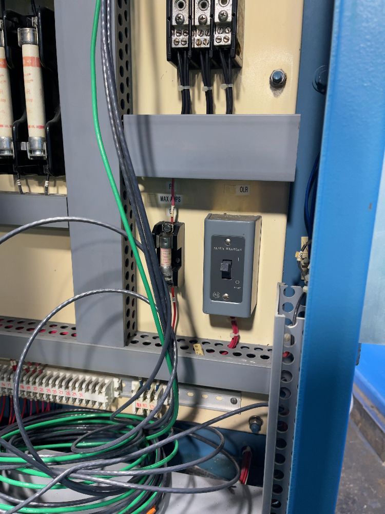 Thermotron Industries 28” X 28” X 30” Chamber Environmental Test Chamber W/ Shaker - Fx-12-chv-5-5