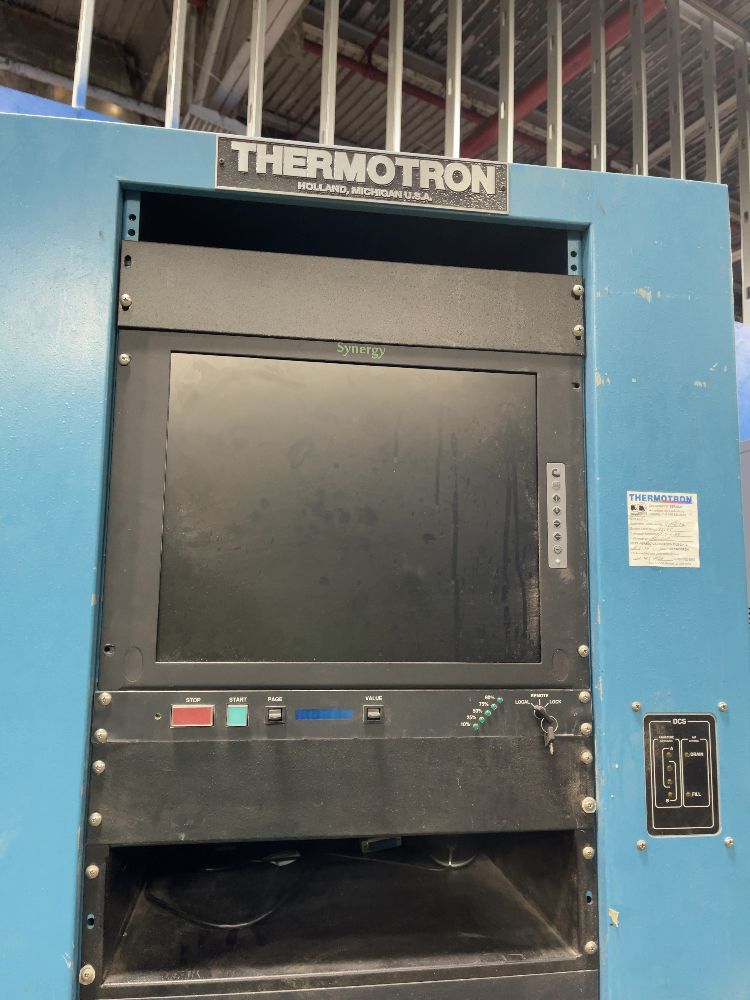 Thermotron Industries 28” X 28” X 30” Chamber Environmental Test Chamber W/ Shaker - Fx-12-chv-5-5