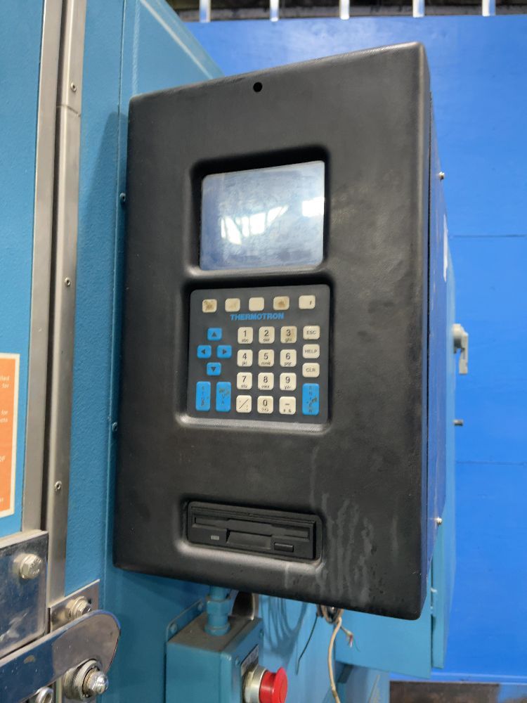 Thermotron Industries 28” X 28” X 30” Chamber Environmental Test Chamber W/ Shaker - Fx-12-chv-5-5