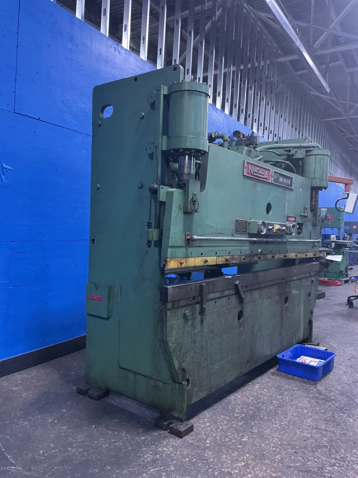 Niagara 100 Tons Press Brake - Hbm-100-8-10
