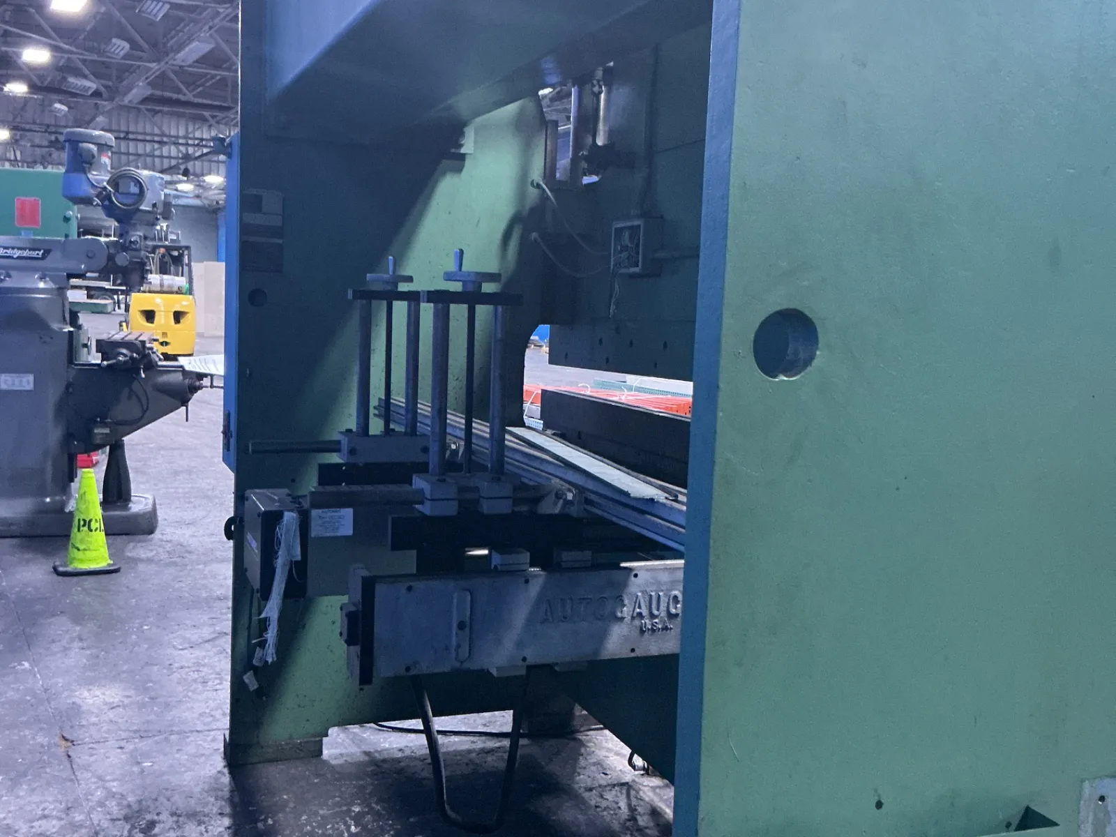 Niagara 100 Tons Press Brake - Hbm-100-8-10