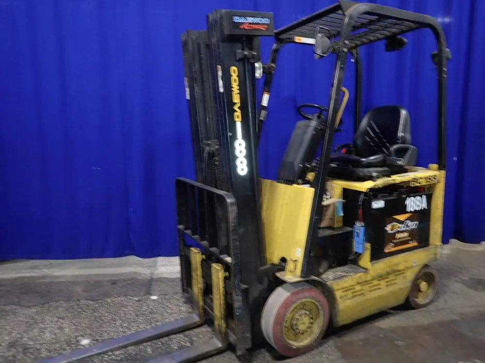 Daewoo 2700 Lbs Electric Forklift - Bc 15s