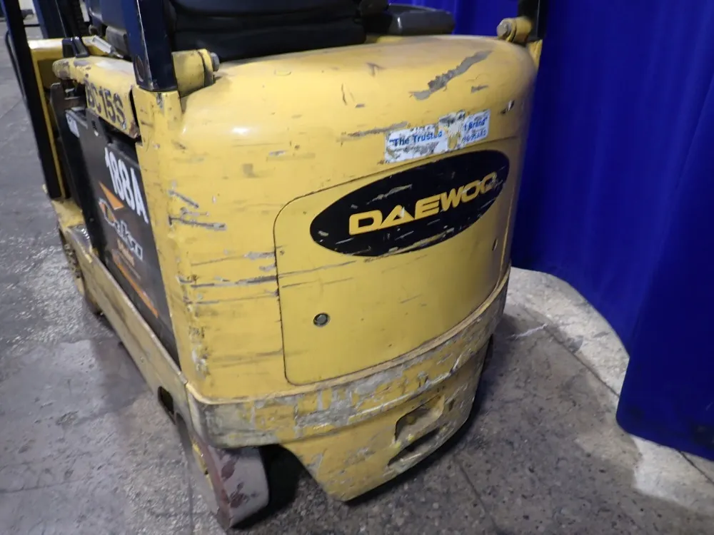 Daewoo 2700 Lbs Electric Forklift - Bc 15s