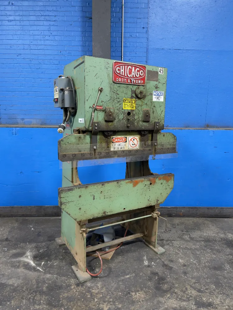 Chicago 11 Tons Press Brake - 131