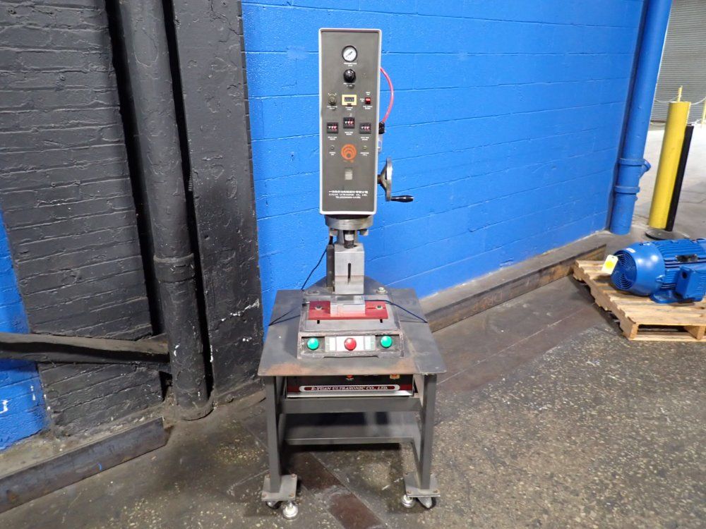 E-yuan Ultrasonic Co. Plastic Ultrasonic Welder - W- 18 -f- 15 C