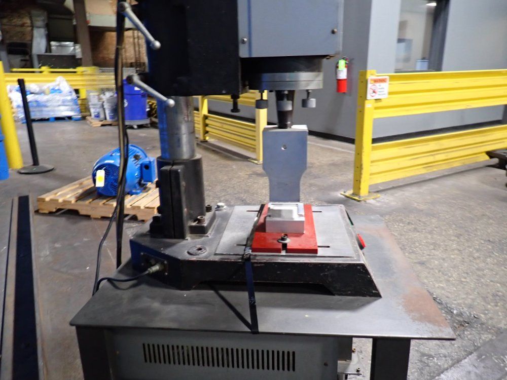E-yuan Ultrasonic Co. Plastic Ultrasonic Welder - W- 18 -f- 15 C