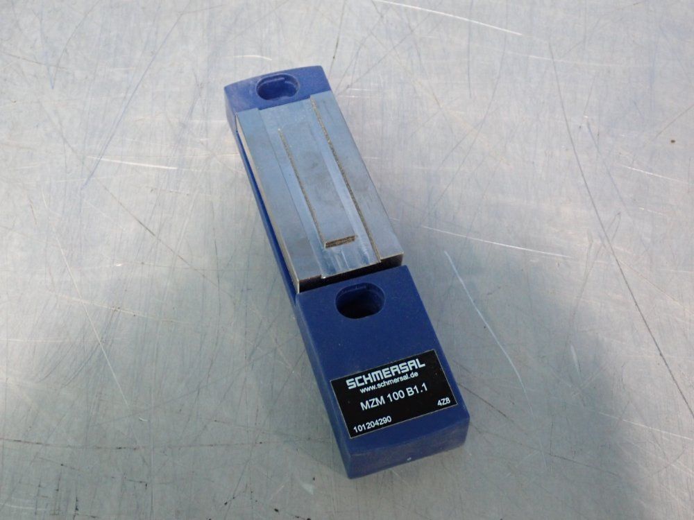 Schmersal Locking Guard - Mzm 100 B1.1
