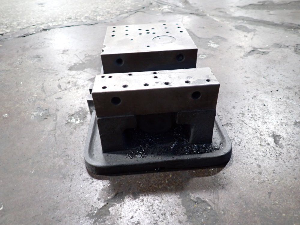 6" X 13" Vise