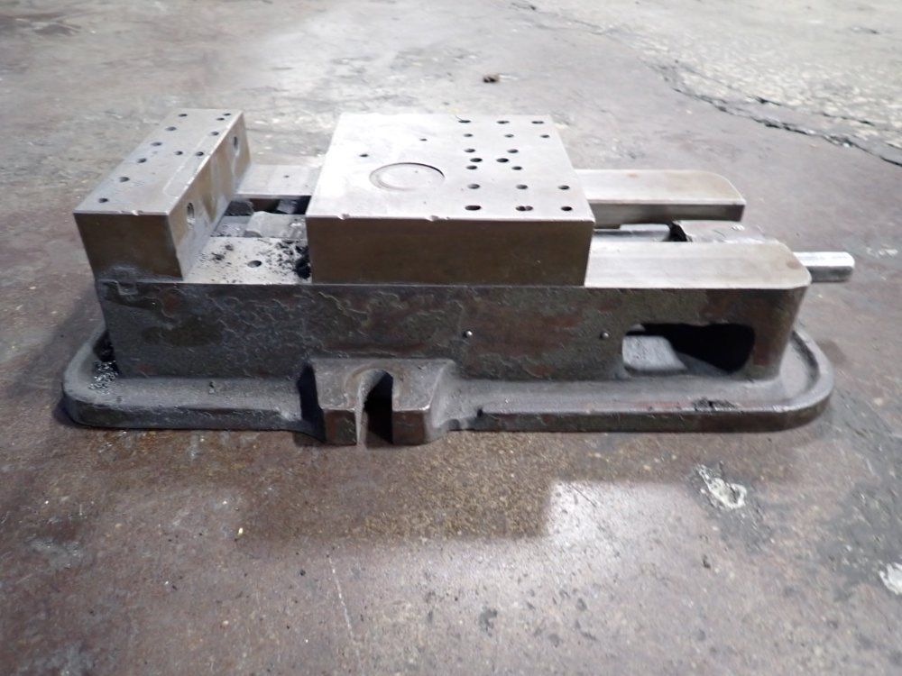 6" X 13" Vise