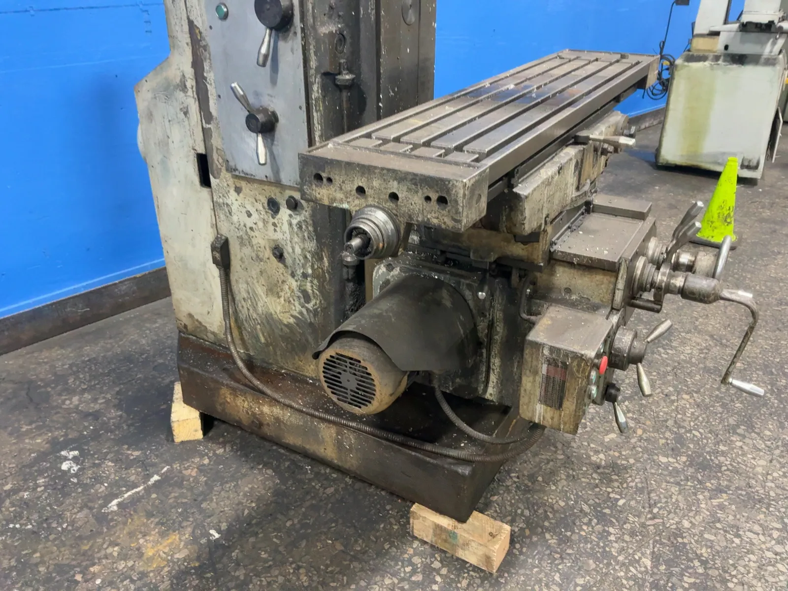 Polamco 50” X 13” Horizontal Mill - Fwd32