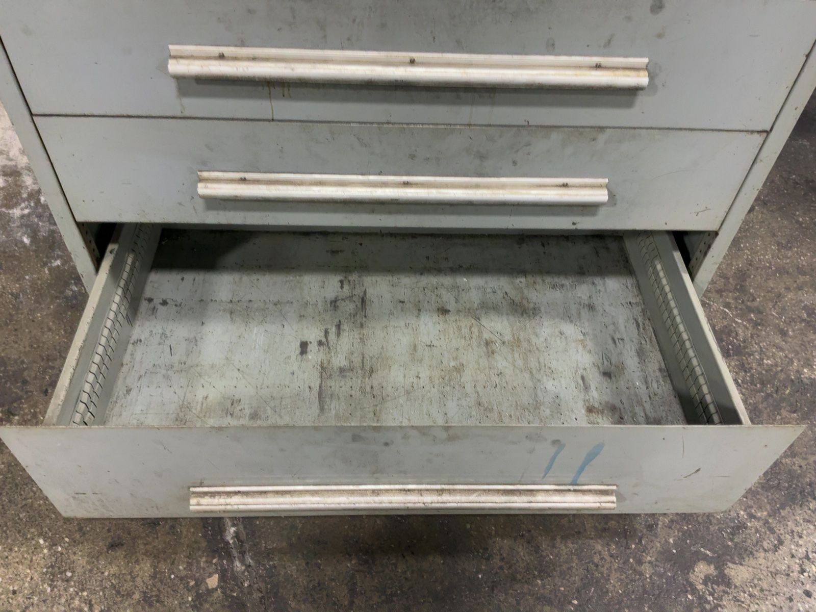 5 Drawers Tool Cabinet