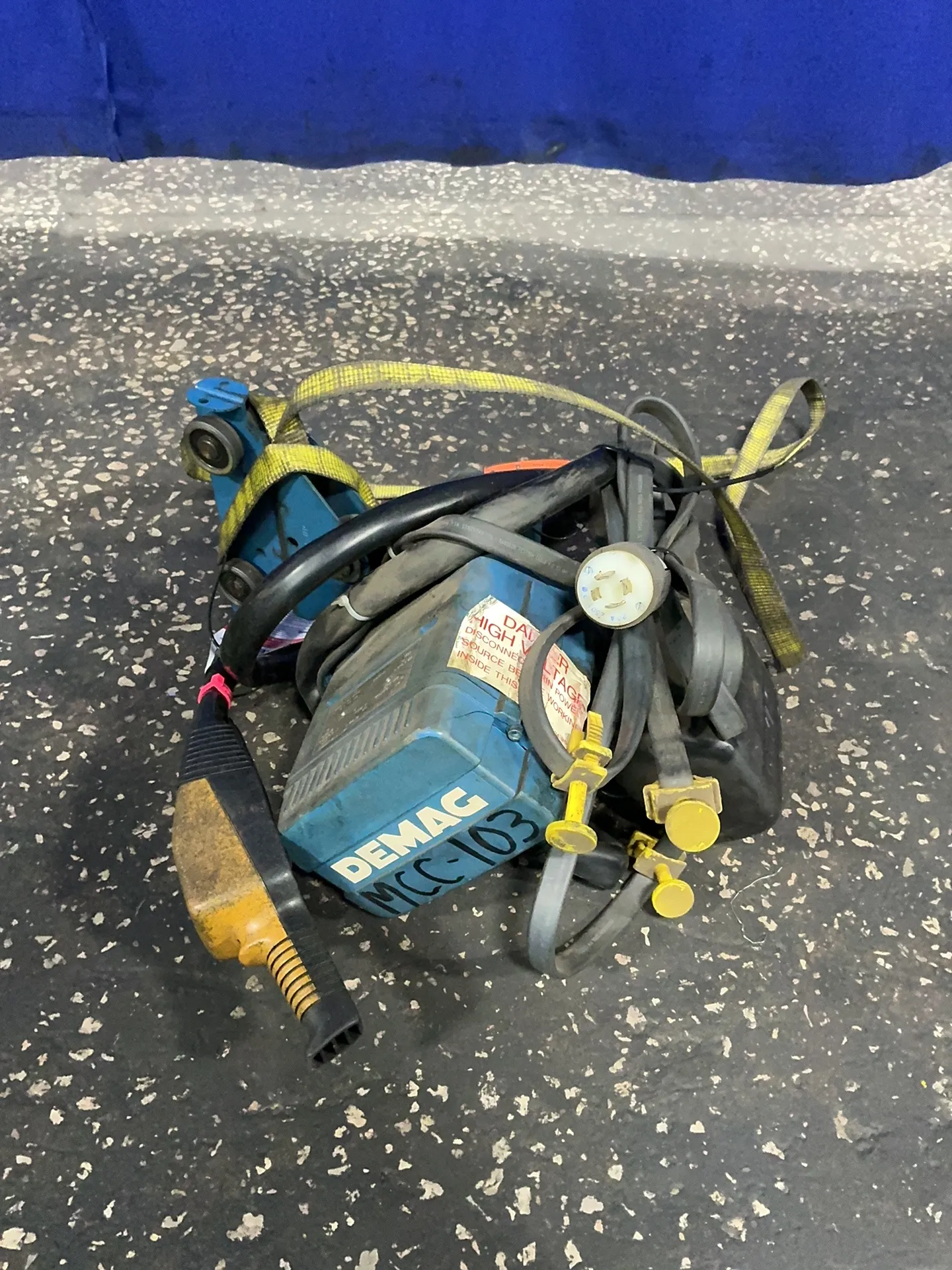Demag 550 Lbs Electric Chain Hoist - Ukuw1-125 Kv1f4