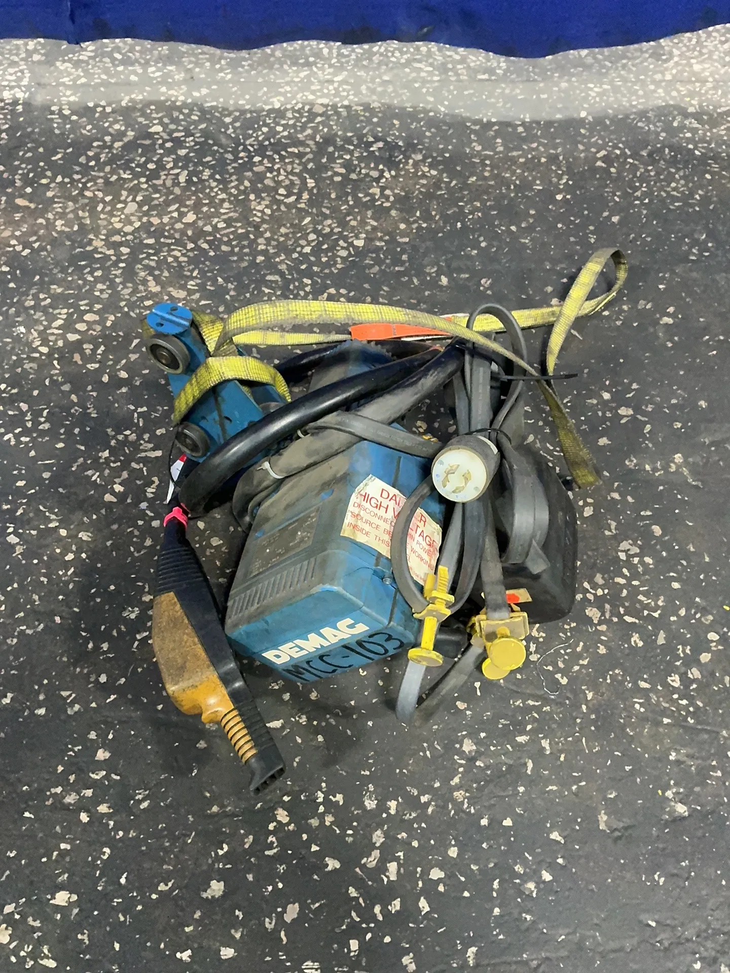 Demag 550 Lbs Electric Chain Hoist - Ukuw1-125 Kv1f4