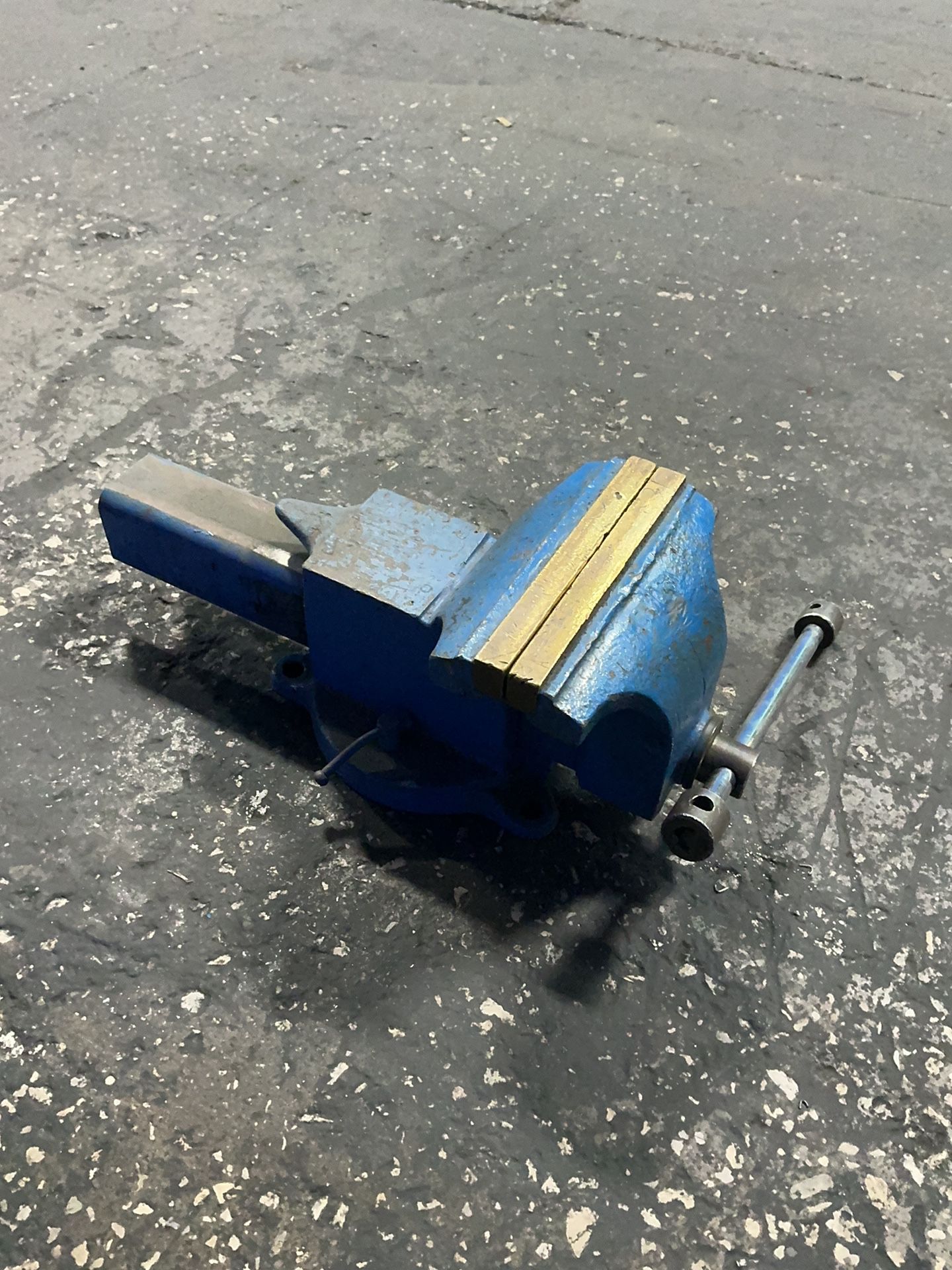 8” Bench Vise