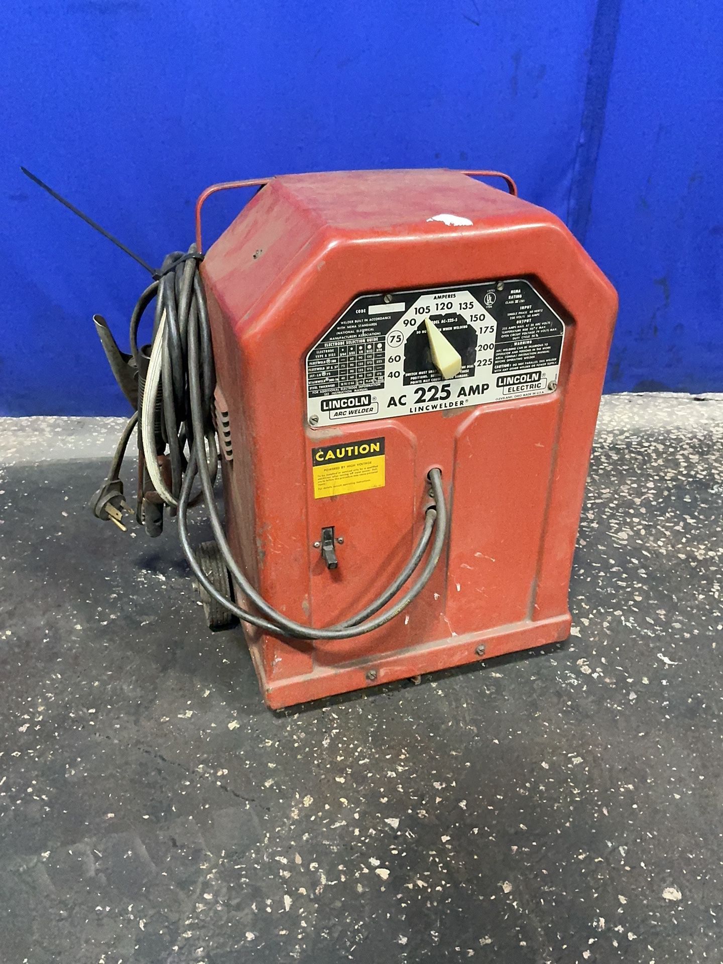 Lincoln Electric 225 A Welder - Ac-225-5