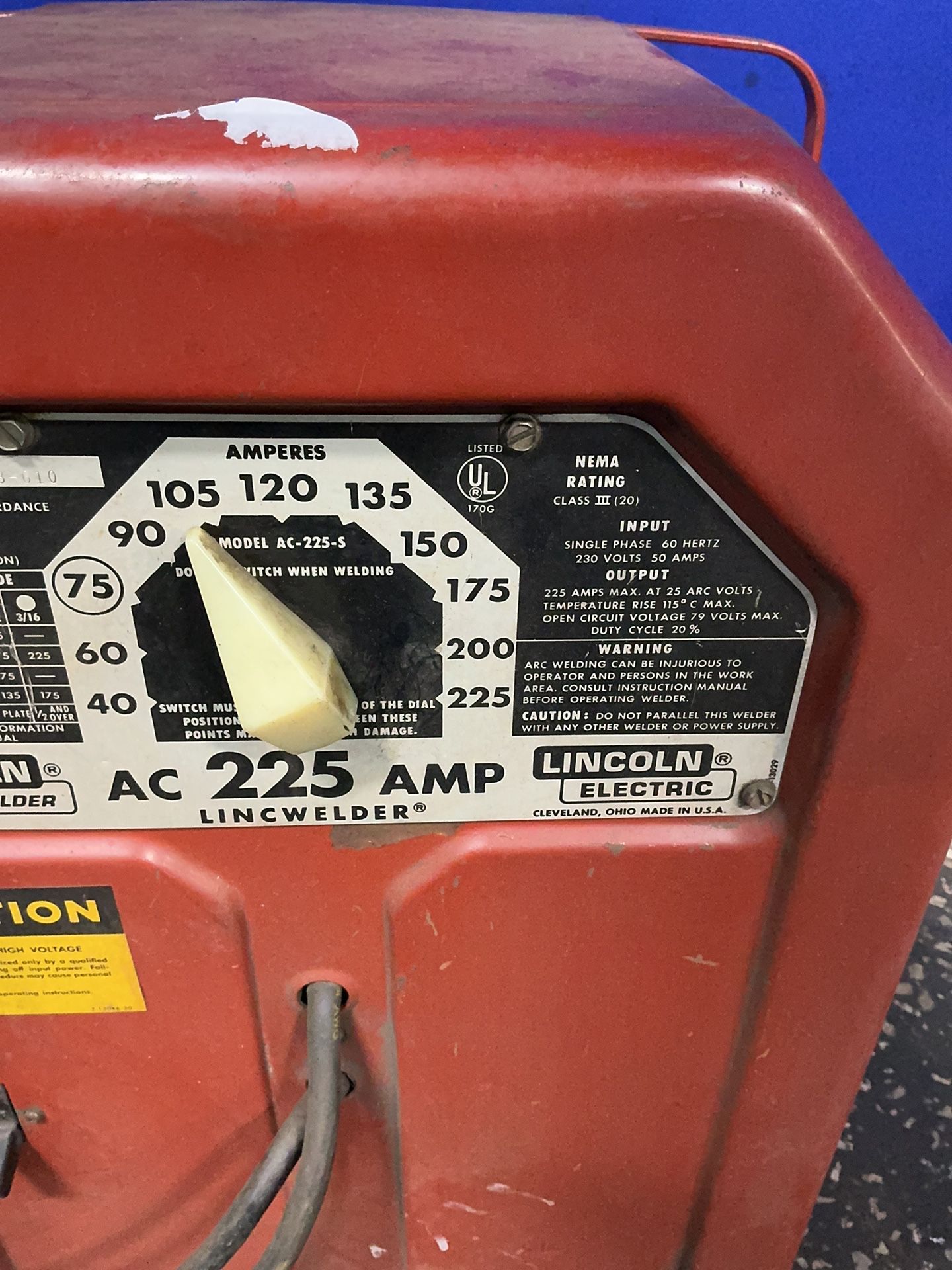 Lincoln Electric 225 A Welder - Ac-225-5