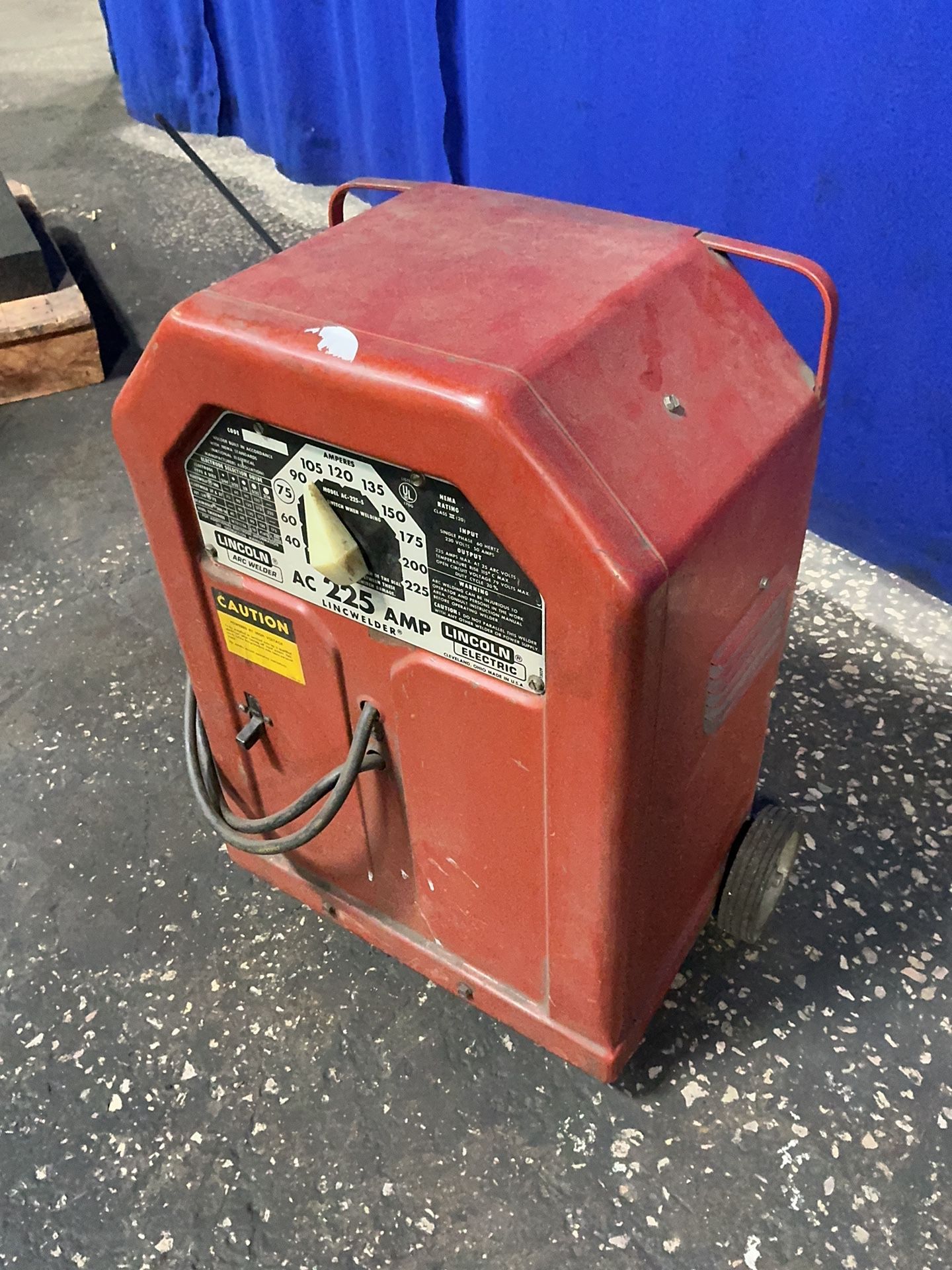 Lincoln Electric 225 A Welder - Ac-225-5