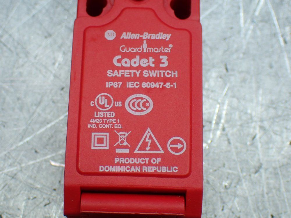 Allen-bradley Guardmaster Safety Interlock Switch - 440k-c21054 |