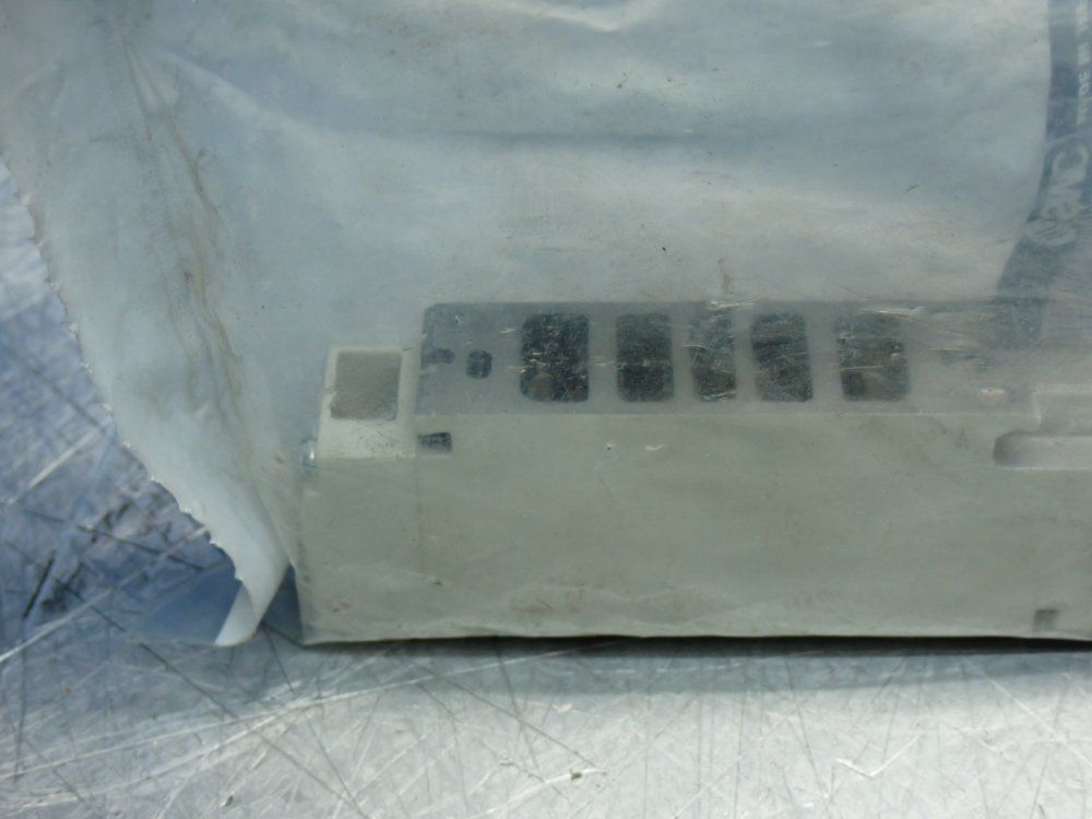 Smc Pneumatic Solenoid Valve Unit - Vqc2100n-51