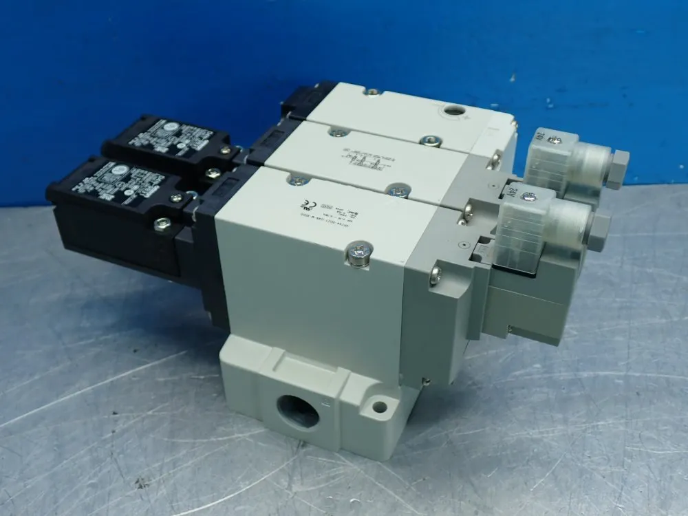 Smc 3-port Pneumatic Solenoid Valve Unit - Vp744-5dz1-04n-m-x555