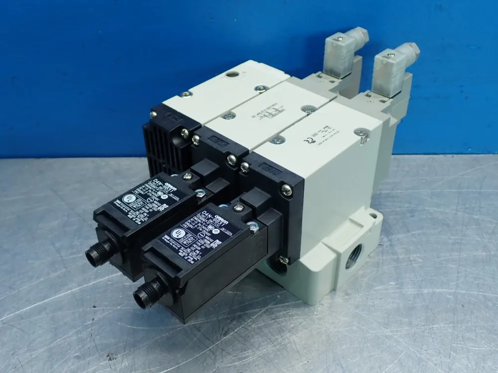 Smc 3-port Pneumatic Solenoid Valve Unit - Vp744-5dz1-04n-m-x555