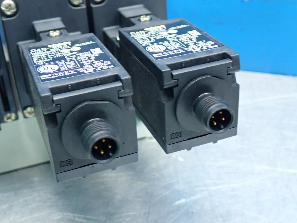 Smc 3-port Pneumatic Solenoid Valve Unit - Vp744-5dz1-04n-m-x555