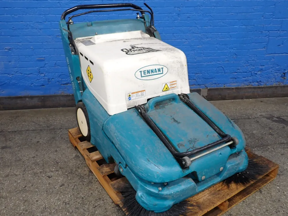 Tennant 32" Floor Sweeper - 3640