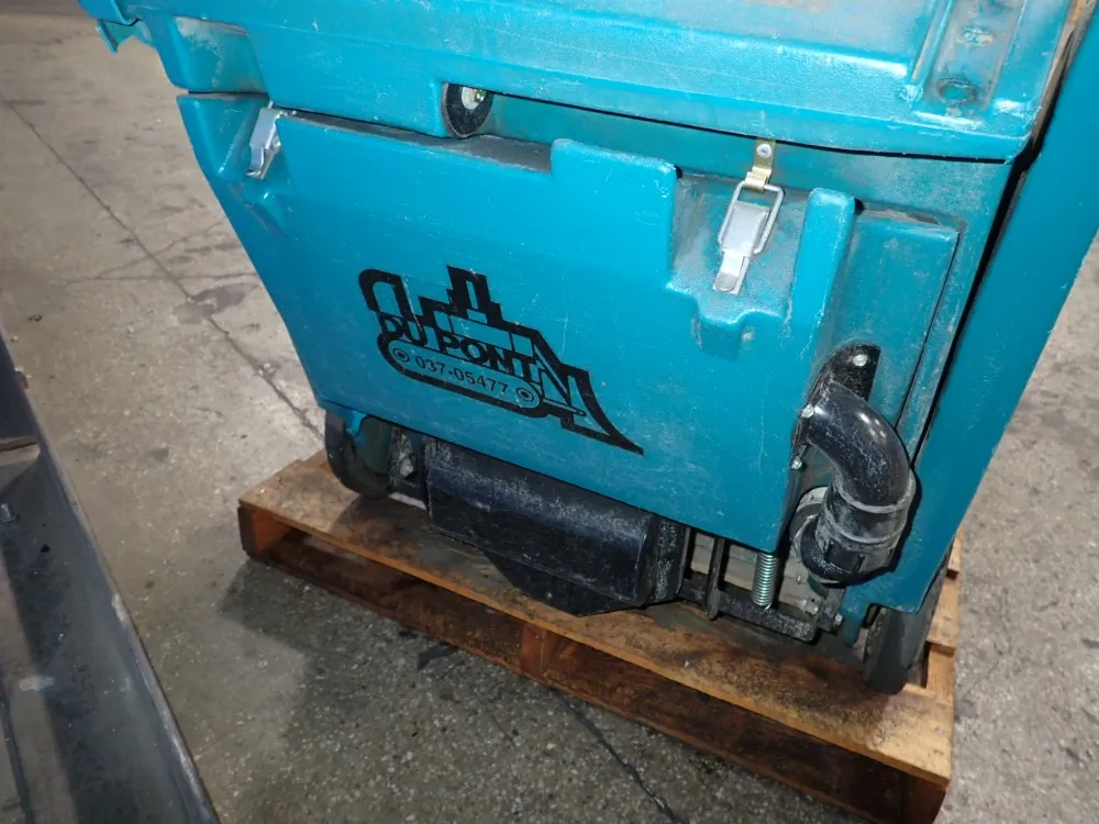 Tennant 32" Floor Sweeper - 3640