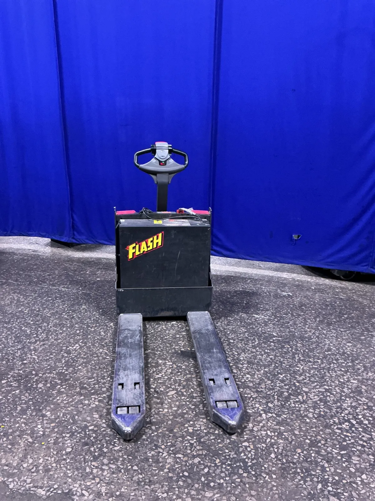 Raymon 4500lb Electric Pallet Jack - 8210