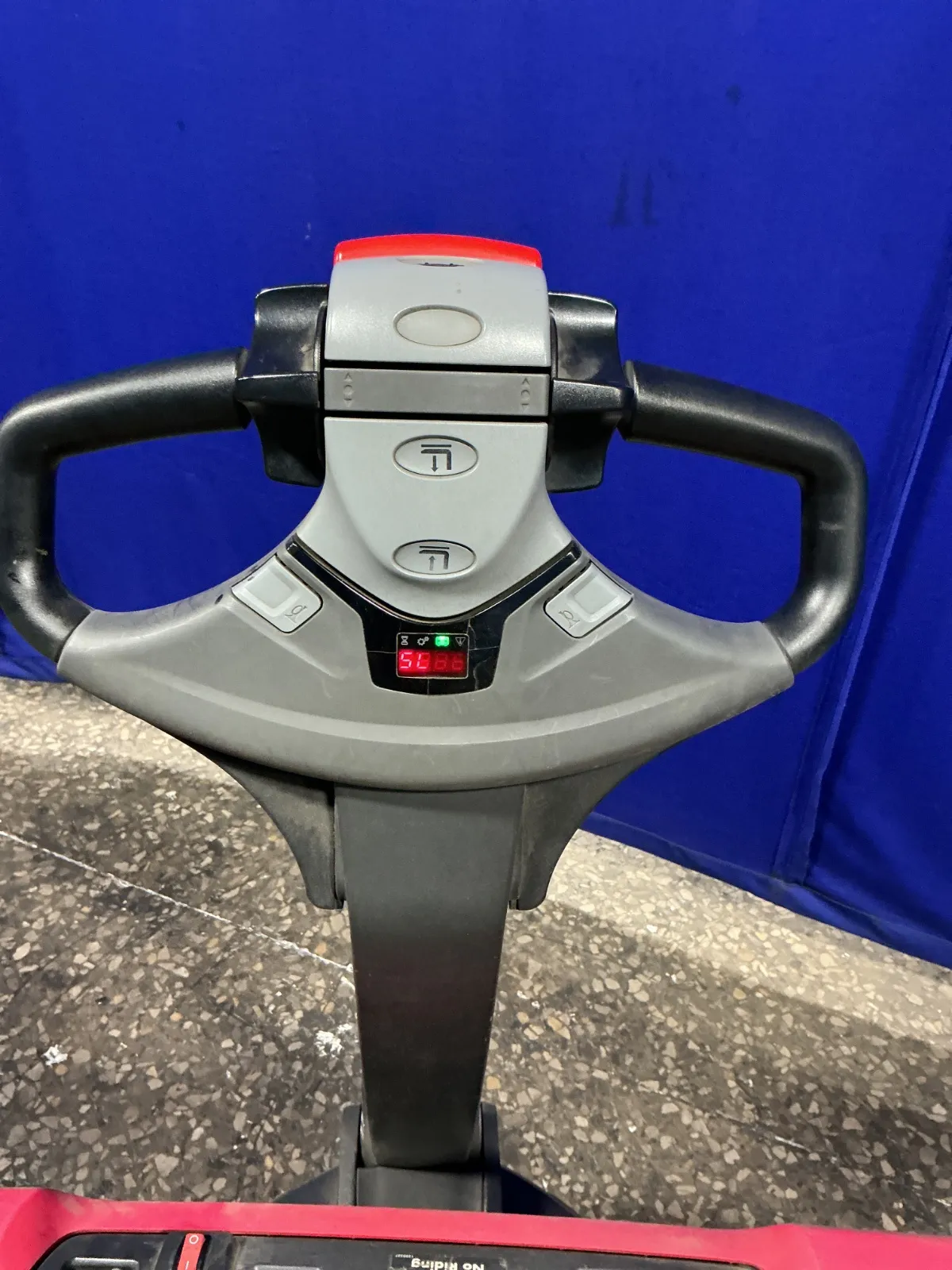 Raymon 4500lb Electric Pallet Jack - 8210