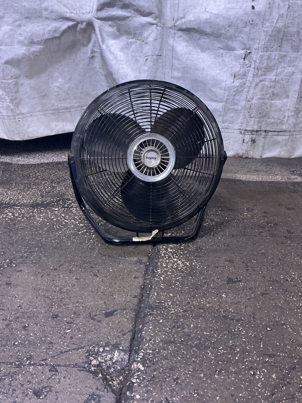 Airking 18” 18” Floor Fan - 9218e