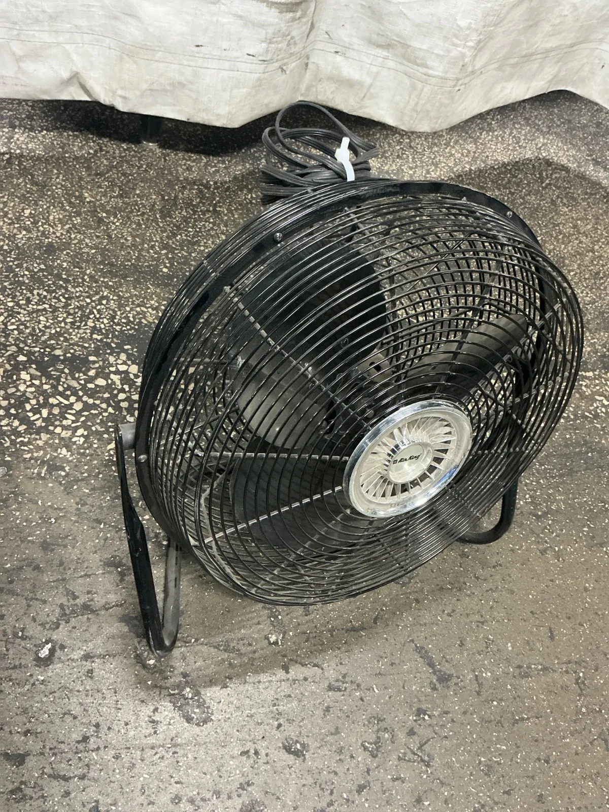 Airking 18” 18” Floor Fan - 9218e