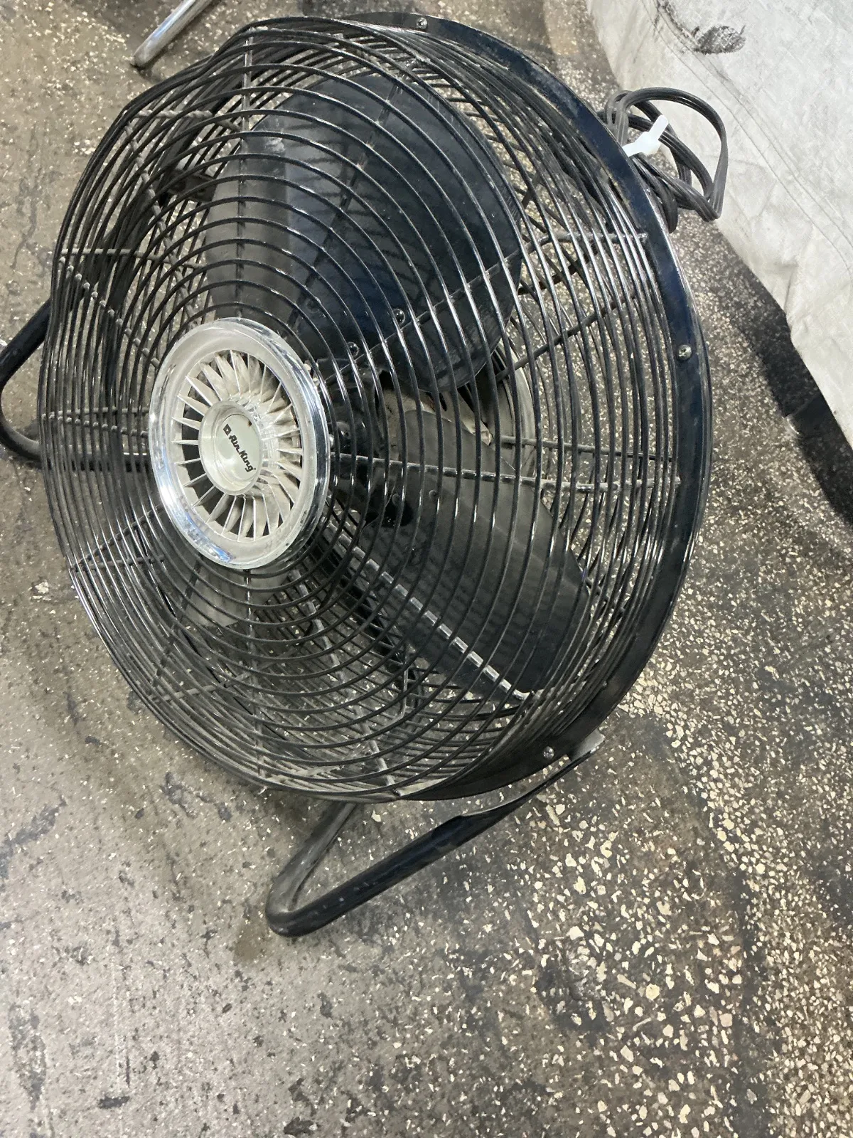 Airking 18” 18” Floor Fan - 9218e
