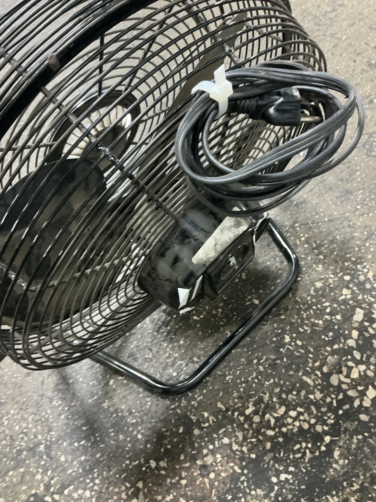 Airking 18” 18” Floor Fan - 9218e