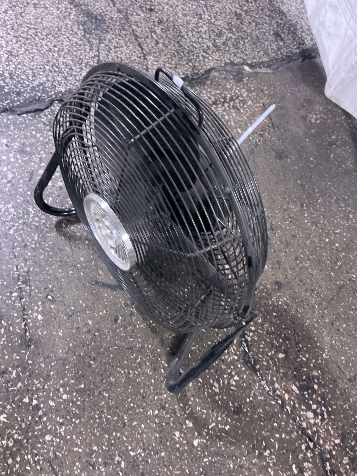 Air King 18” 18” Floor Fan - 9218e