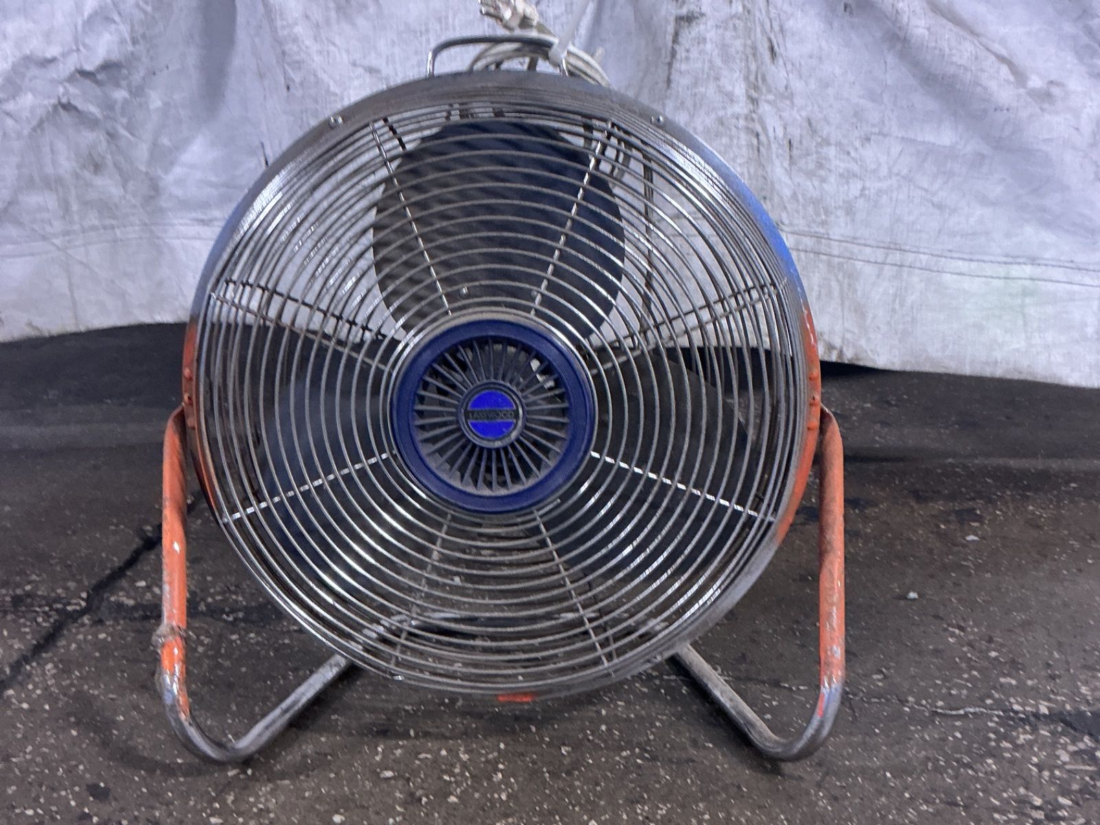 Lakewood 18” 18” Floor Fan