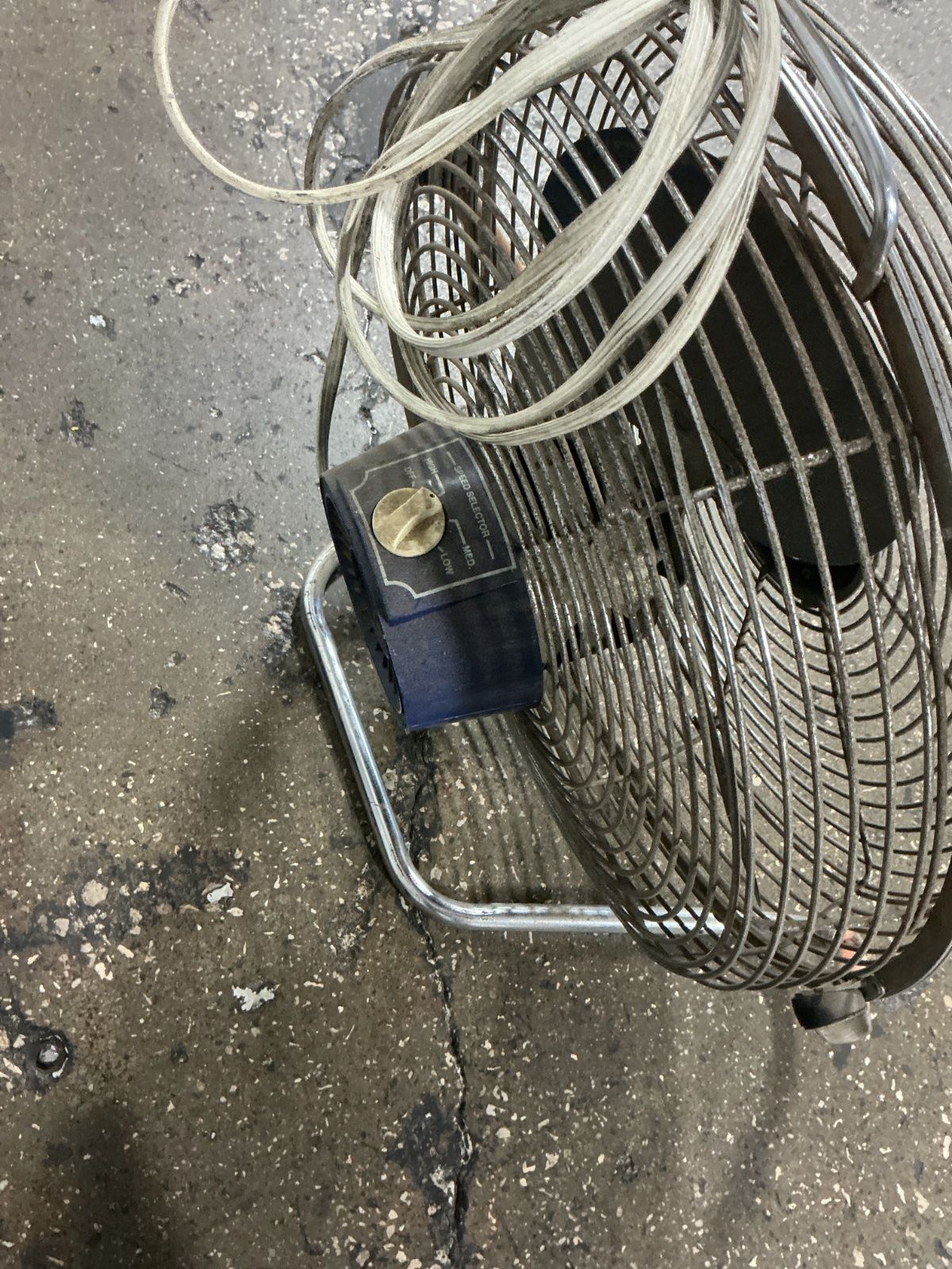 Lakewood 18” 18” Floor Fan