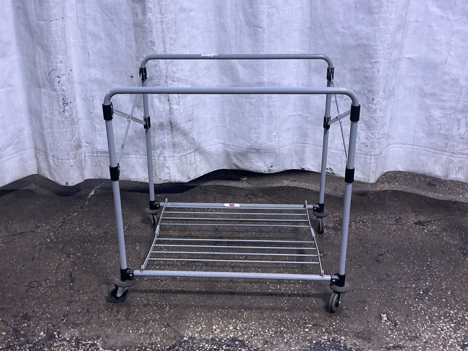 Rubbermaid 8 Bushel X Cart