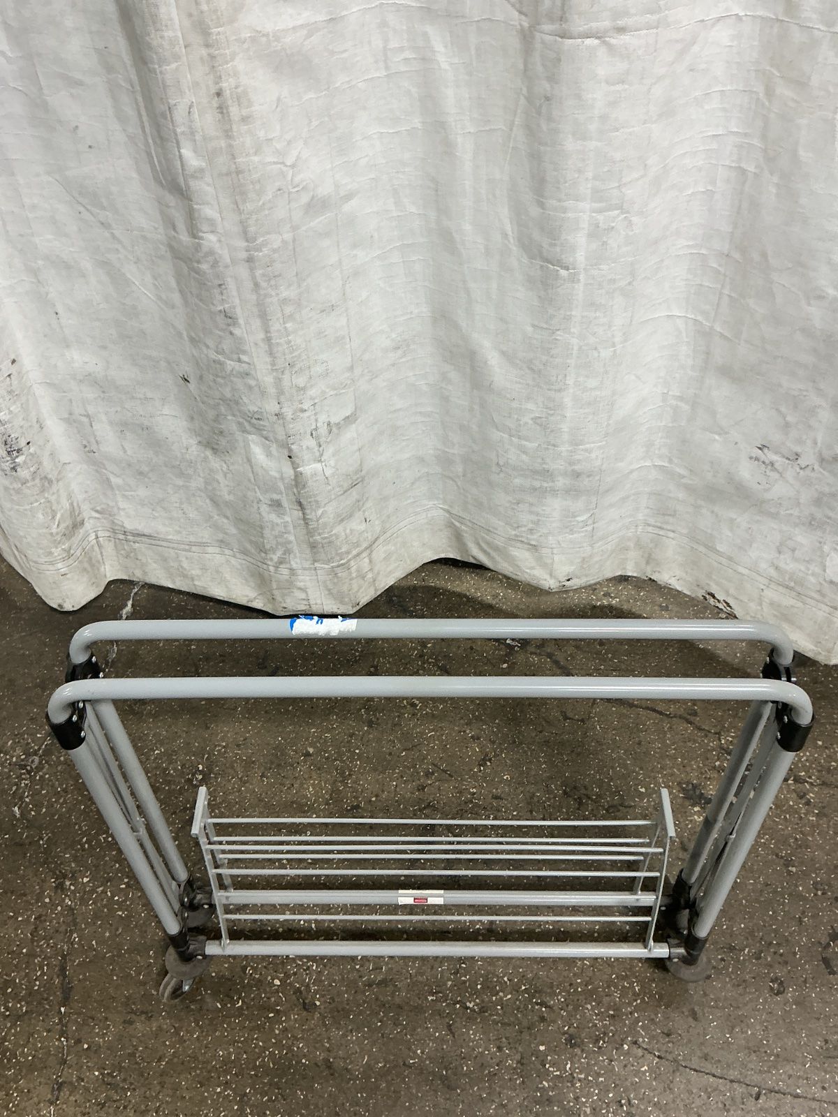 Rubbermaid 8 Bushel X Cart