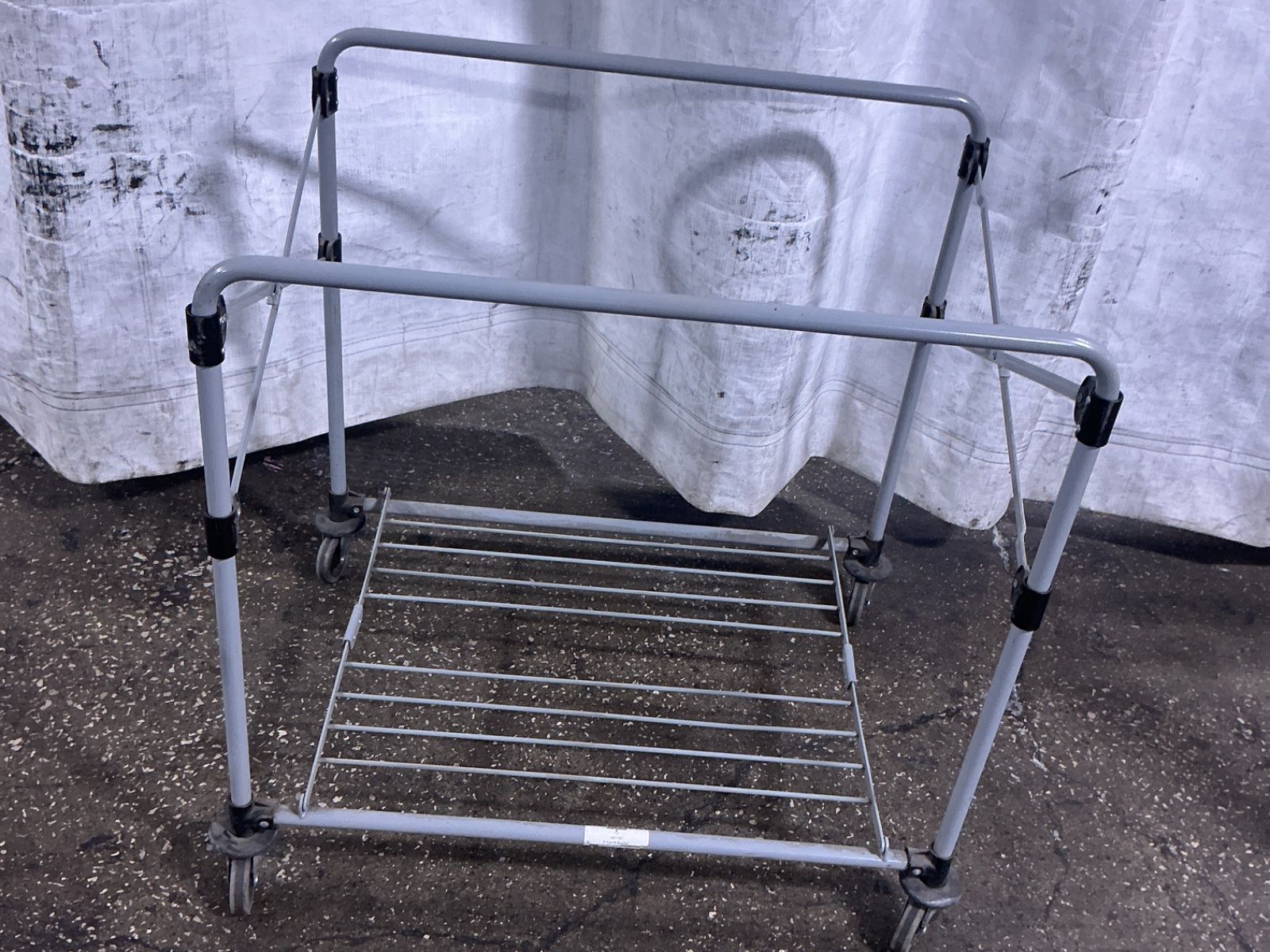 Rubbermaid 8 Bushel X Cart
