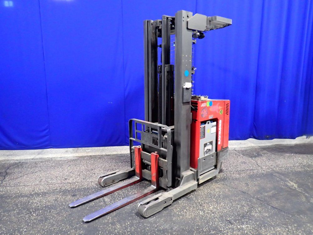 Raymond 4500 Lbs Electric Stand Up Fork Lift - Ez R40tt