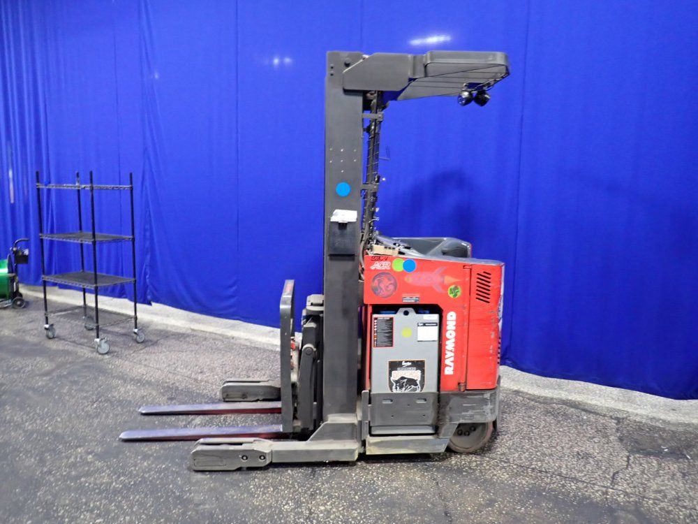 Raymond 4500 Lbs Electric Stand Up Fork Lift - Ez R40tt